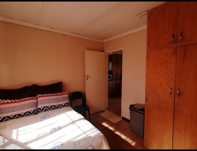 3 BEDROOM FREESTANDING SOLD IN KANANA